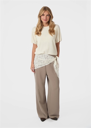 Serina lace scarf Creme Neo Noir 